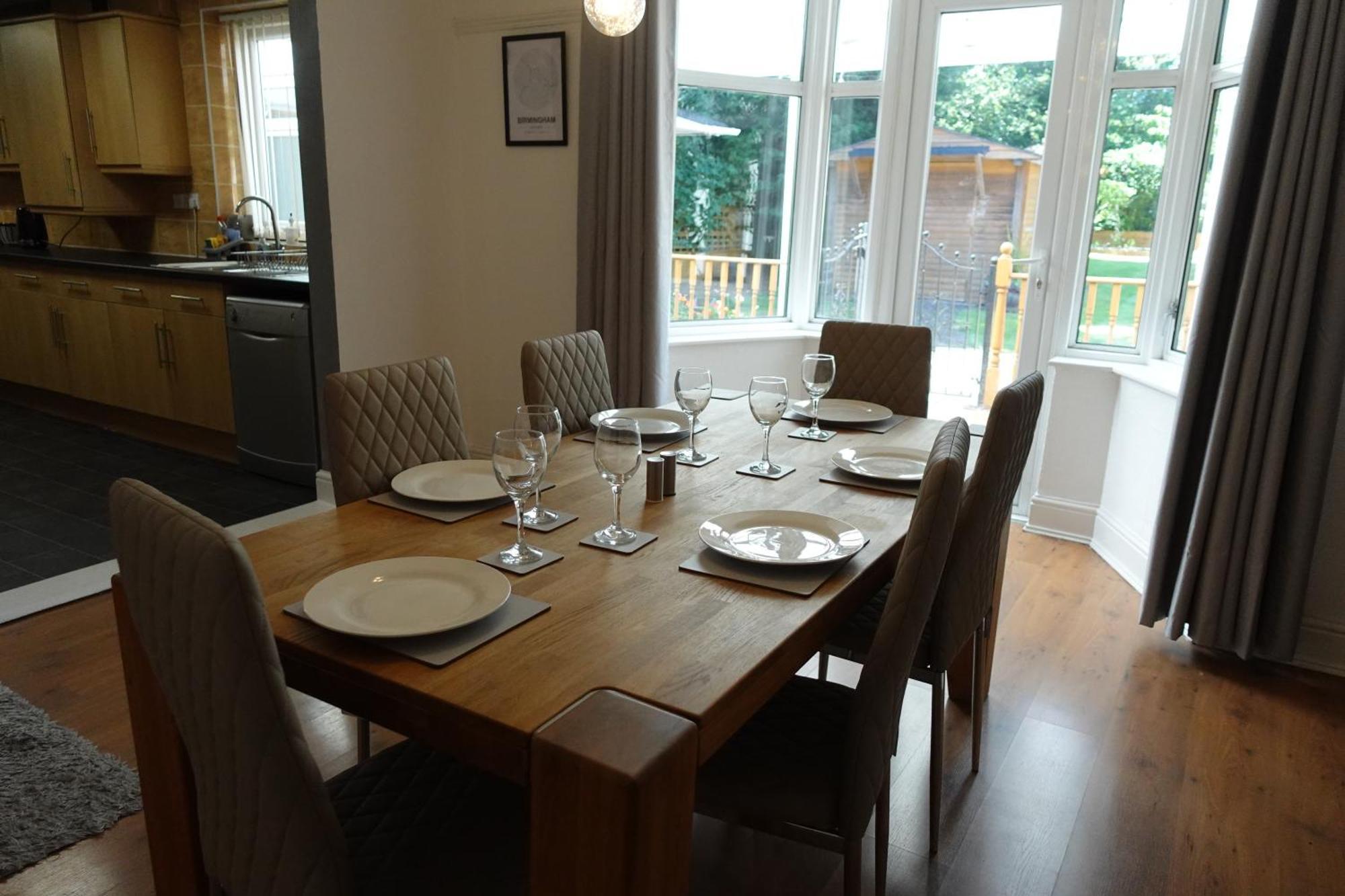 Huge 9 Bed Property Sleeps 17, Near Nec, City Centre, Hs2 Birmingham Exterior photo