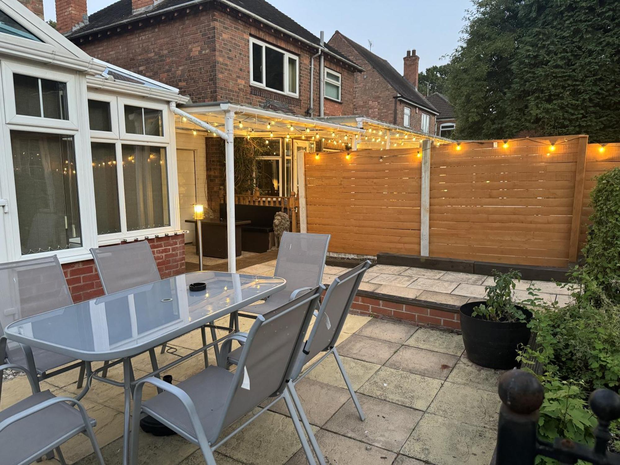 Huge 9 Bed Property Sleeps 17, Near Nec, City Centre, Hs2 Birmingham Exterior photo